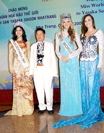 Đại[-]gia[-]Hoàng[-]Kiều[-]đang[-]‘vẽ’[-]thi[-]Hoa[-]hậu[-]ở[-]đâu?